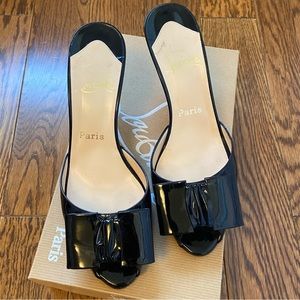 Authentic Louboutin kitten heel sandals black patent bows